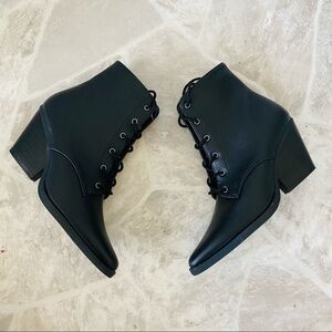 NWOT QUPIED vegan faux leather pointed heel lace up booties size 5.5